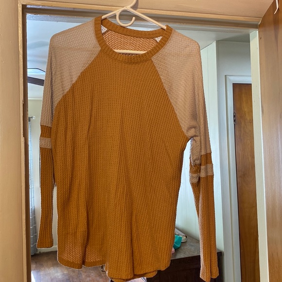 Long sleeve waffle top from American Eagle - Picture 1 of 2